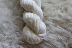 2025 Advent Calendar Jan Brett • 8 Mini Skeins + 1 Full Skein