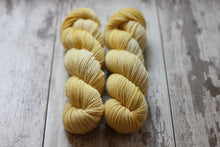 Load image into Gallery viewer, Noodles • Sunflower Base • Ready to Ship