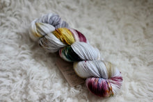 Load image into Gallery viewer, Grey Lady • Clover Base • Ready to Ship