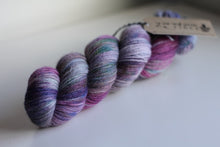 Load image into Gallery viewer, Luna's Shoes • Soybean Base • Ready to Ship