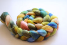 Load image into Gallery viewer, Buonanotte • Kent Romney Spinning Fiber • Ready to Ship