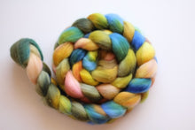 Load image into Gallery viewer, Buonanotte • Kent Romney Spinning Fiber • Ready to Ship