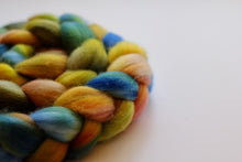 Load image into Gallery viewer, Buonanotte • Kent Romney Spinning Fiber • Ready to Ship