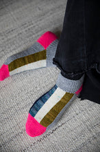 Load image into Gallery viewer, 52 Weeks of Scrap Yarn by Laine Publishing