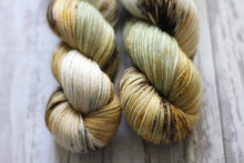 Load image into Gallery viewer, Elridge • Alfalfa Base • Ready to Ship