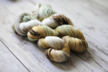 Load image into Gallery viewer, Elridge • Alfalfa Base • Ready to Ship