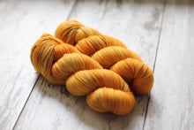 Load image into Gallery viewer, Butternut • Alfalfa Base • Ready to Ship