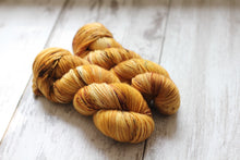 Load image into Gallery viewer, Gingersnap • Alfalfa Base • Ready to Ship