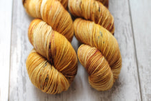 Load image into Gallery viewer, Gingersnap • Alfalfa Base • Ready to Ship