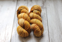 Load image into Gallery viewer, Gingersnap • Alfalfa Base • Ready to Ship