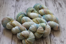 Load image into Gallery viewer, The Avenue • Alfalfa Base • Ready to Ship