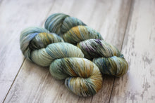 Load image into Gallery viewer, Water Lily • Alfalfa Base • Ready to Ship