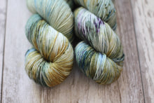 Load image into Gallery viewer, Water Lily • Alfalfa Base • Ready to Ship