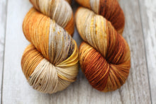 Load image into Gallery viewer, Carrots • Alfalfa Base • Ready to Ship