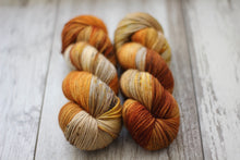 Load image into Gallery viewer, Carrots • Alfalfa Base • Ready to Ship